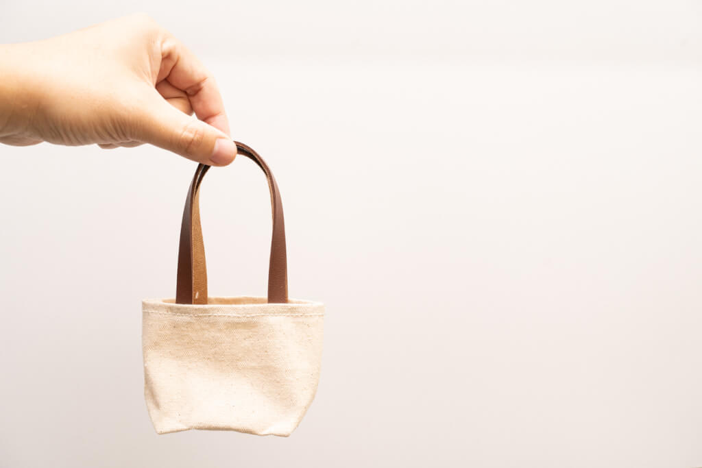 This Microscopic Louis Vuitton Bag Is Tinier Than A Grain Of Salt