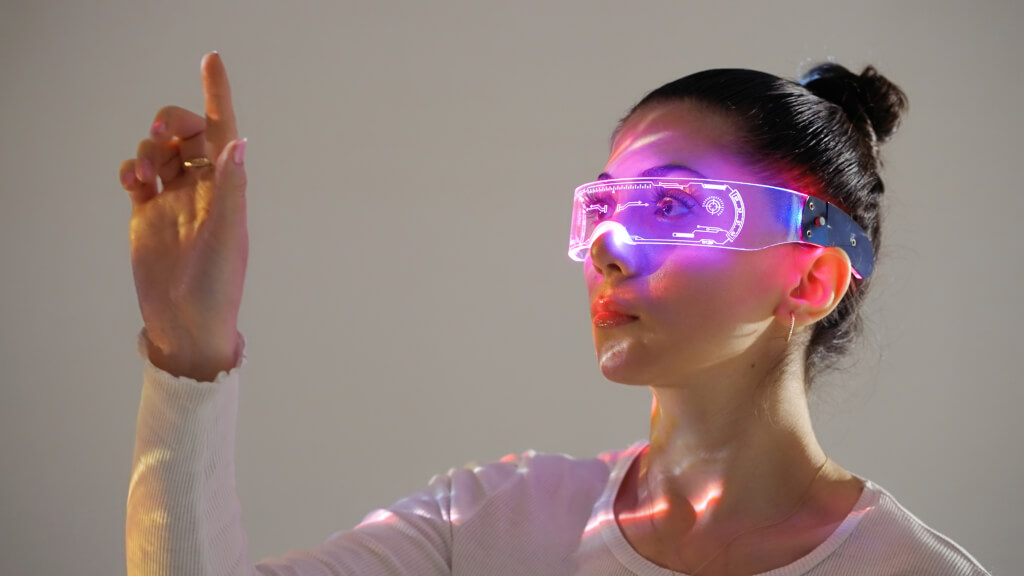 Young woman with smart glasses.